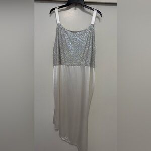 Silver and White Sequin Bling Shiny Gown Satin Like Bottom Women’s 22W